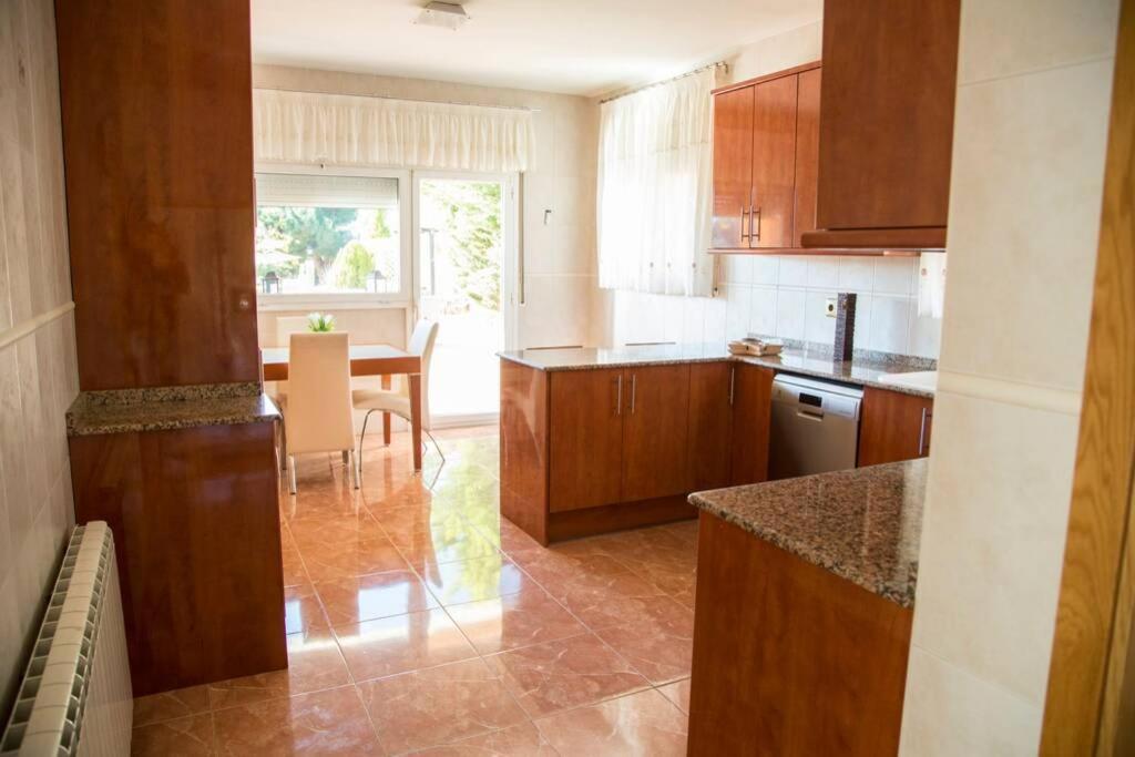 Vila Casa Bella Con Piscina Caldes De Montbui Exteriér fotografie