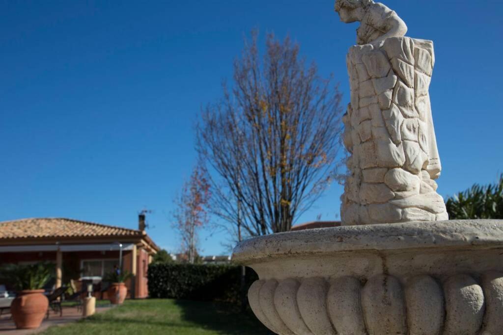 Vila Casa Bella Con Piscina Caldes De Montbui Exteriér fotografie