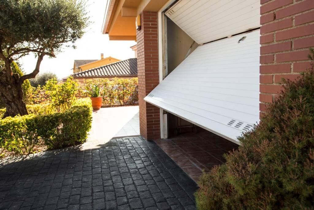 Vila Casa Bella Con Piscina Caldes De Montbui Exteriér fotografie