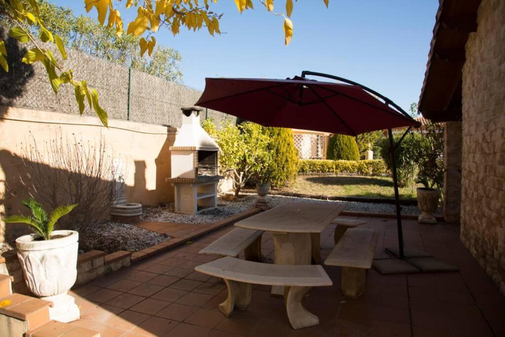 Vila Casa Bella Con Piscina Caldes De Montbui Exteriér fotografie