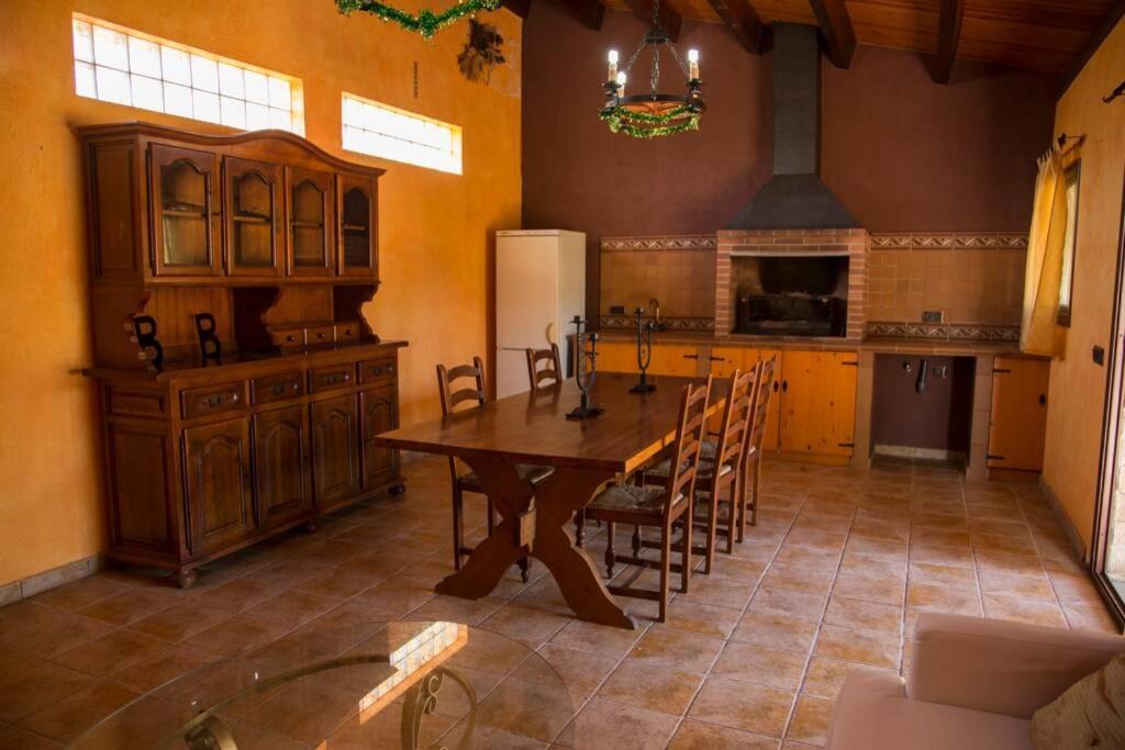 Vila Casa Bella Con Piscina Caldes De Montbui Exteriér fotografie