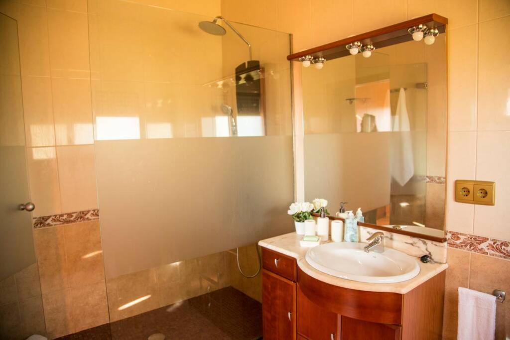 Vila Casa Bella Con Piscina Caldes De Montbui Exteriér fotografie