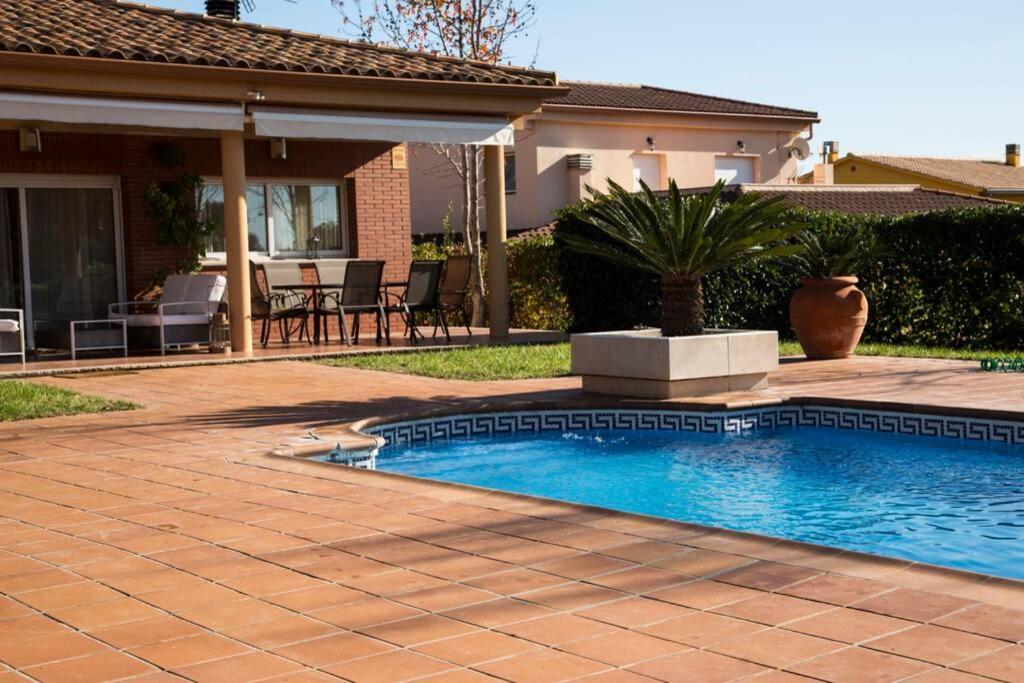 Vila Casa Bella Con Piscina Caldes De Montbui Exteriér fotografie