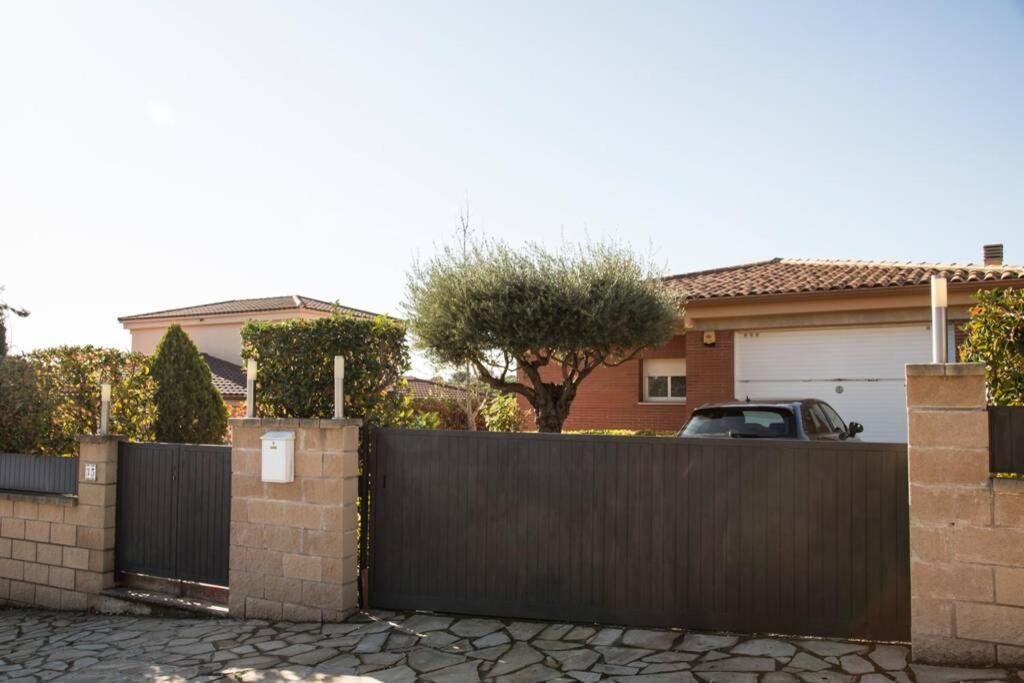 Vila Casa Bella Con Piscina Caldes De Montbui Exteriér fotografie